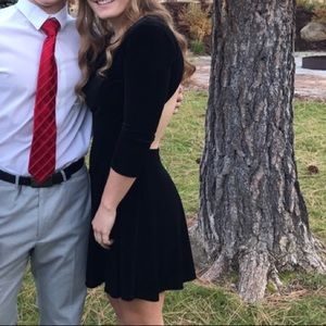 black velvet quarter sleeve dress